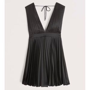 Abercrombie and Fitch Plunge Pleated Mini Dress Black Satin Sz XS Petite